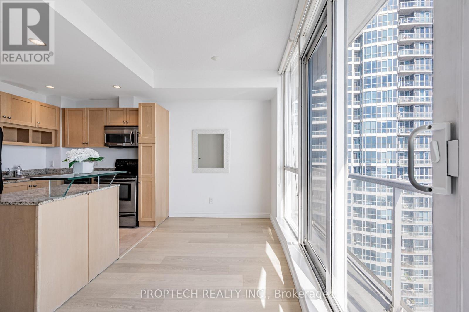 2005 - 218 Queens Quay W, Toronto, Ontario  M5J 2Y6 - Photo 20 - C12526194