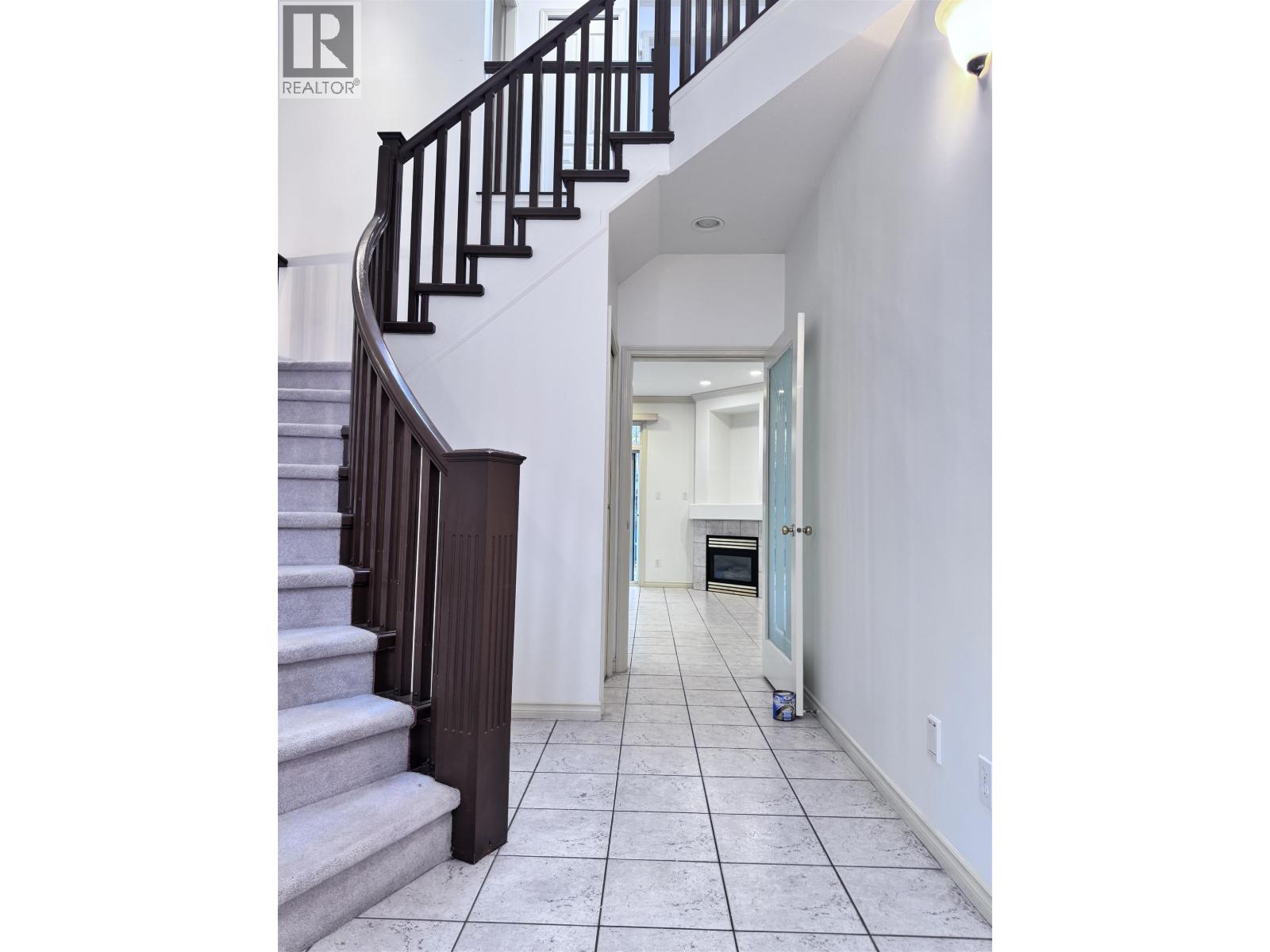 6893 Barnard Drive, Richmond, British Columbia  V7C 5T5 - Photo 3 - R3065932