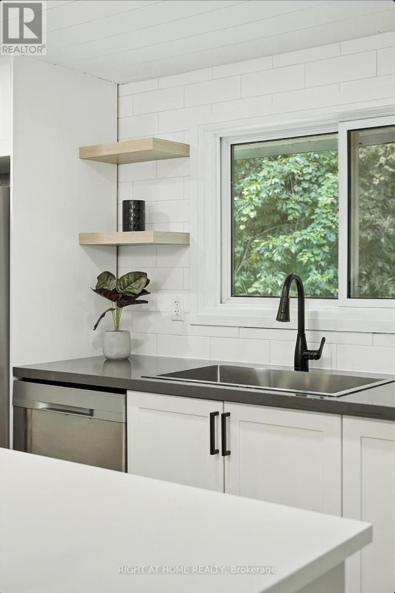 Upper - 29 Nida Drive, Tiny, Ontario  L9M 0B3 - Photo 18 - S12526190