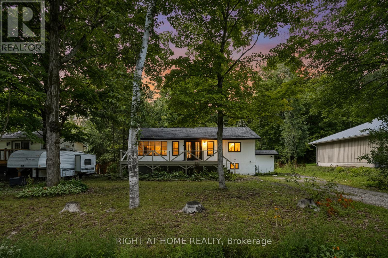 Upper - 29 Nida Drive, Tiny, Ontario  L9M 0B3 - Photo 2 - S12526190