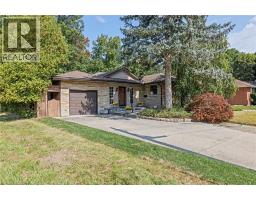40 BERTRAM Drive, Dundas, Ontario