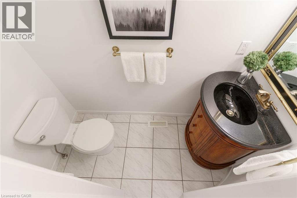 19 Honeysuckle Crescent, Ancaster, Ontario L9K 1A9 - Photo 18 - 40785534