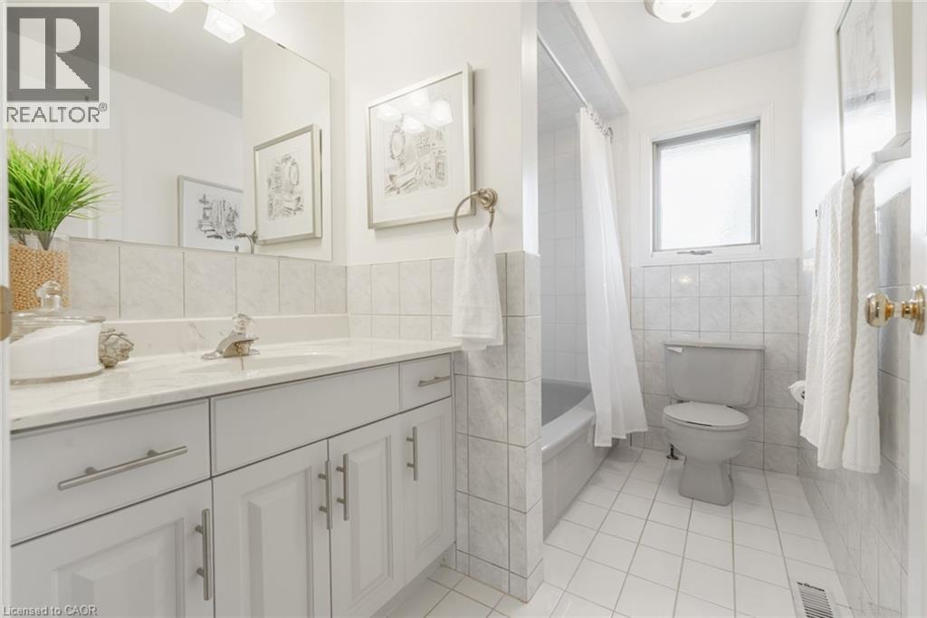 19 Honeysuckle Crescent, Ancaster, Ontario L9K 1A9 - Photo 25 - 40785534