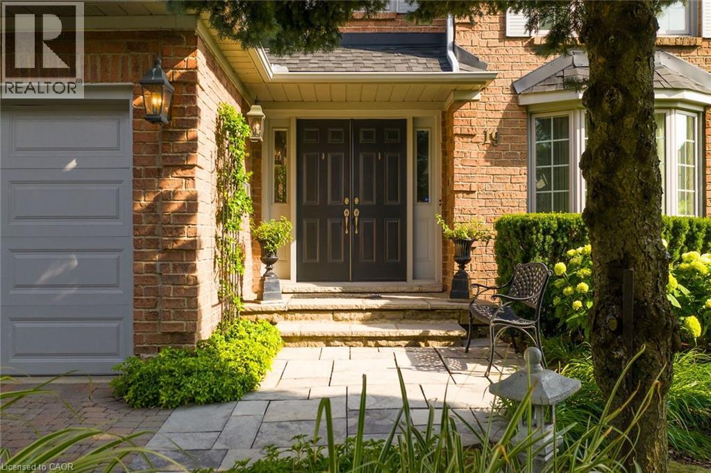 19 Honeysuckle Crescent, Ancaster, Ontario  L9K 1A9 - Photo 2 - 40773535