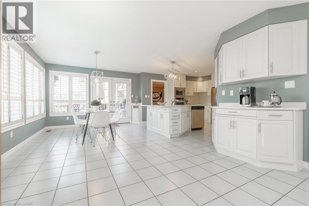 19 Honeysuckle Crescent, Ancaster, Ontario  L9K 1A9 - Photo 9 - 40773535