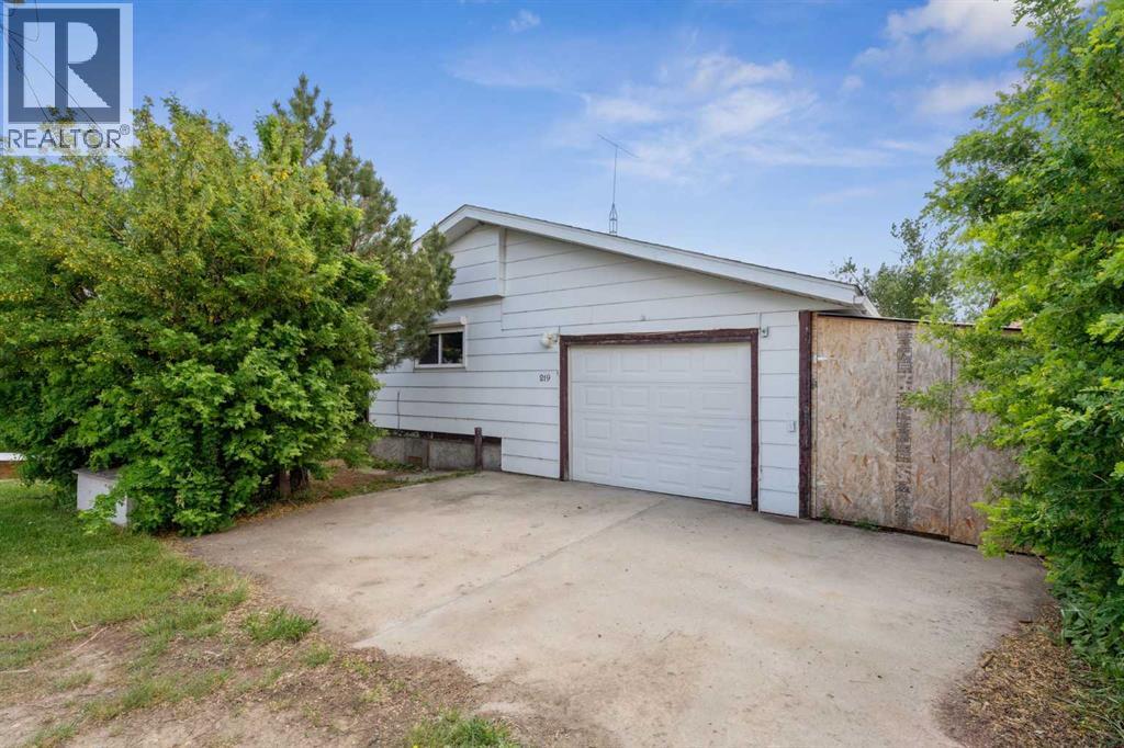219 2 Avenue S, Champion, Alberta  T0L 0R0 - Photo 4 - A2227921