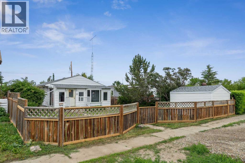 219 2 Avenue S, Champion, Alberta  T0L 0R0 - Photo 2 - A2227921