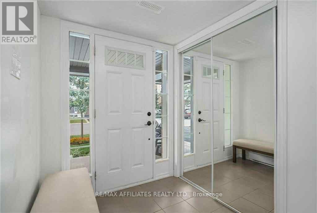 596 Foxlight Circle, Ottawa, Ontario K2M 0L9 - Photo 2 - X12526204