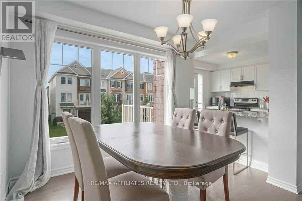 596 Foxlight Circle, Ottawa, Ontario K2M 0L9 - Photo 4 - X12526204