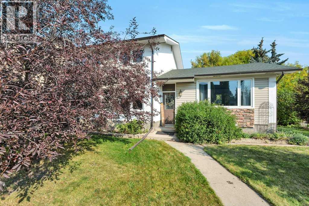 5436 53 Avenue, Lacombe, Alberta  T4L 1L4 - Photo 2 - A2256584