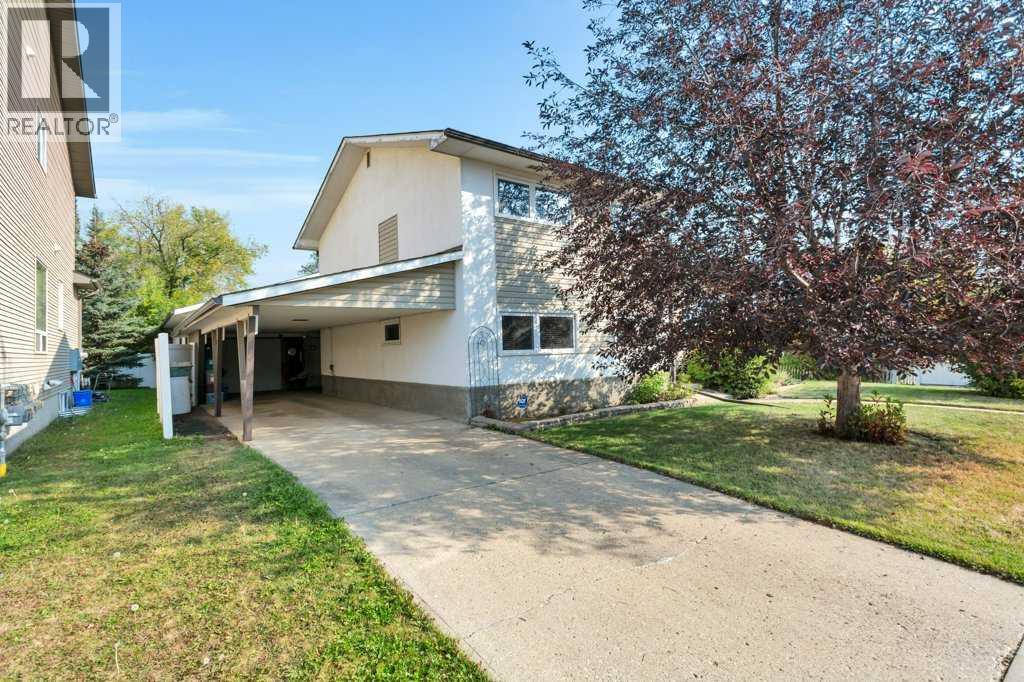 5436 53 Avenue, Lacombe, Alberta  T4L 1L4 - Photo 3 - A2256584