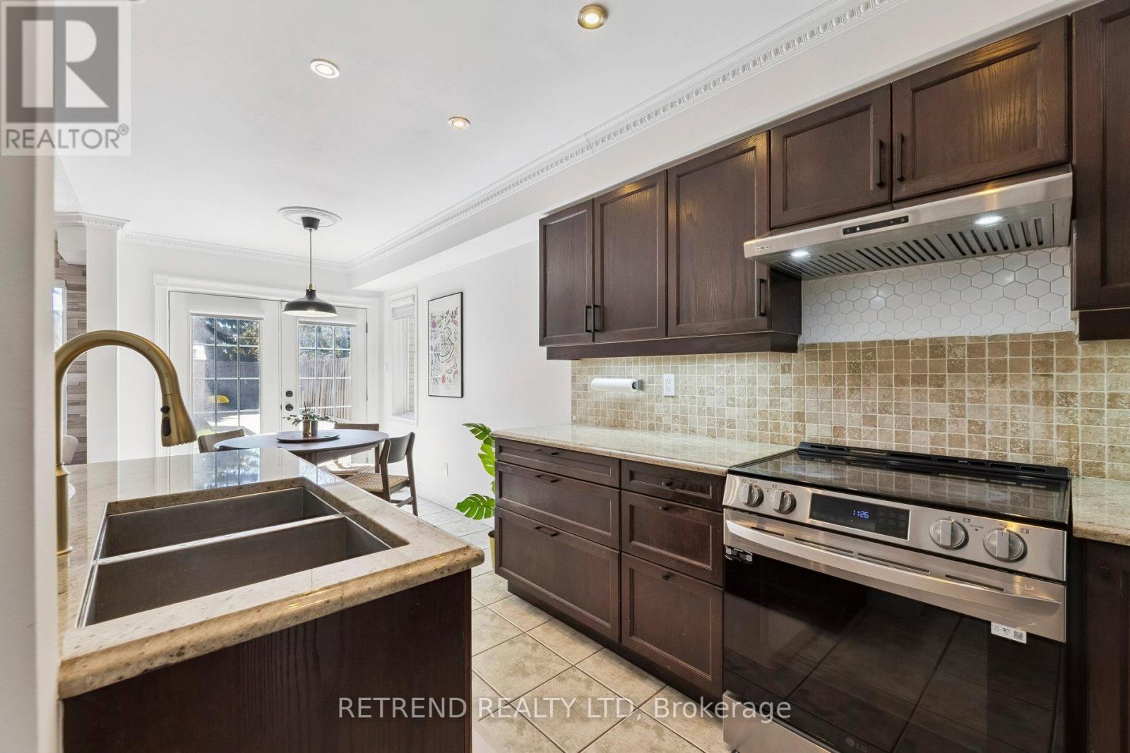 721 Swan Place, Pickering, Ontario  L1X 2V7 - Photo 13 - E12526208