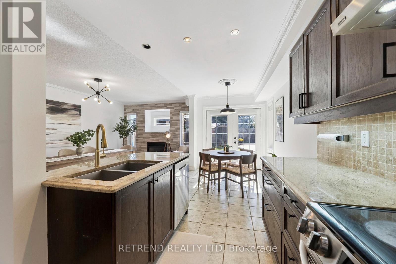 721 Swan Place, Pickering, Ontario  L1X 2V7 - Photo 14 - E12526208