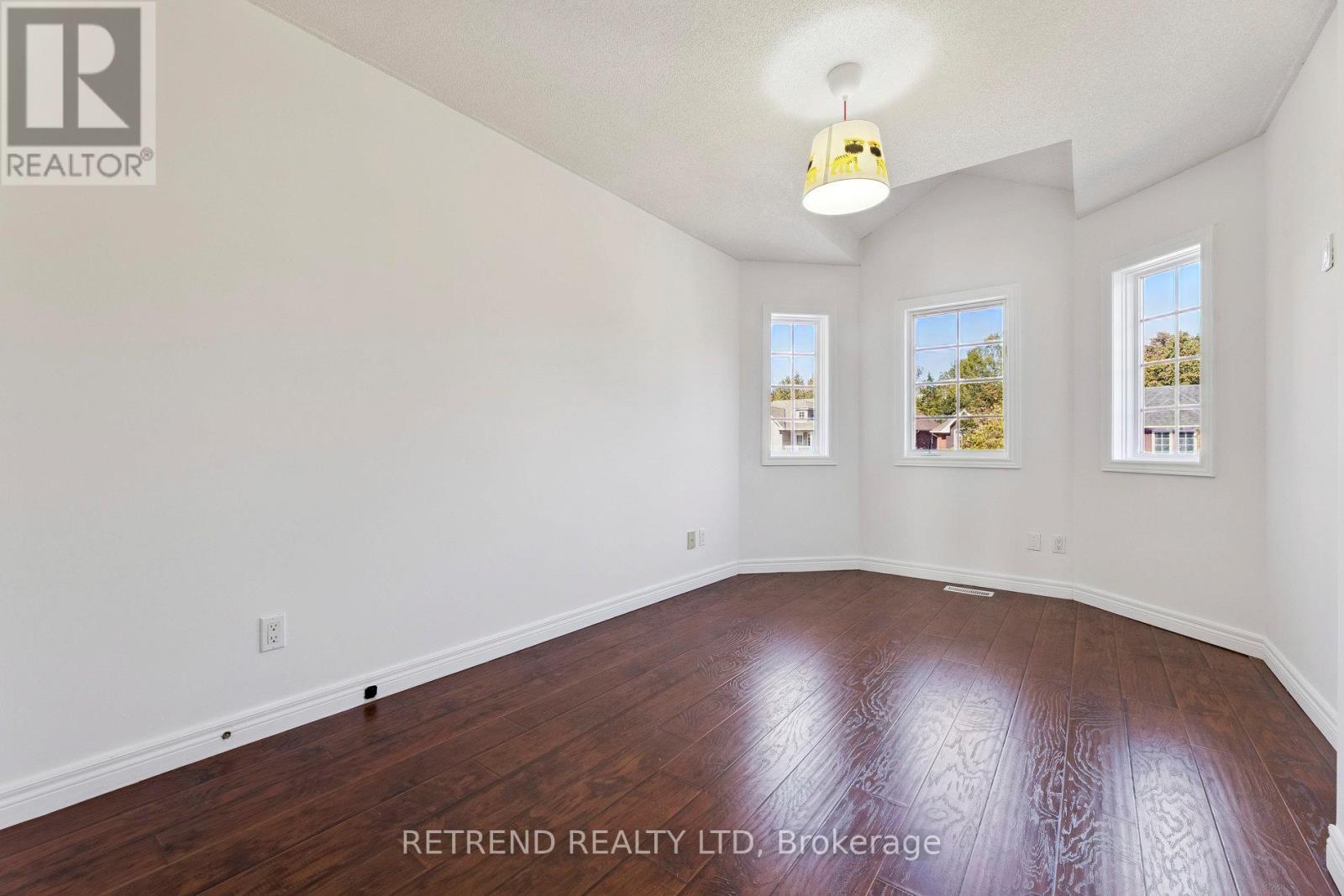 721 Swan Place, Pickering, Ontario  L1X 2V7 - Photo 19 - E12526208