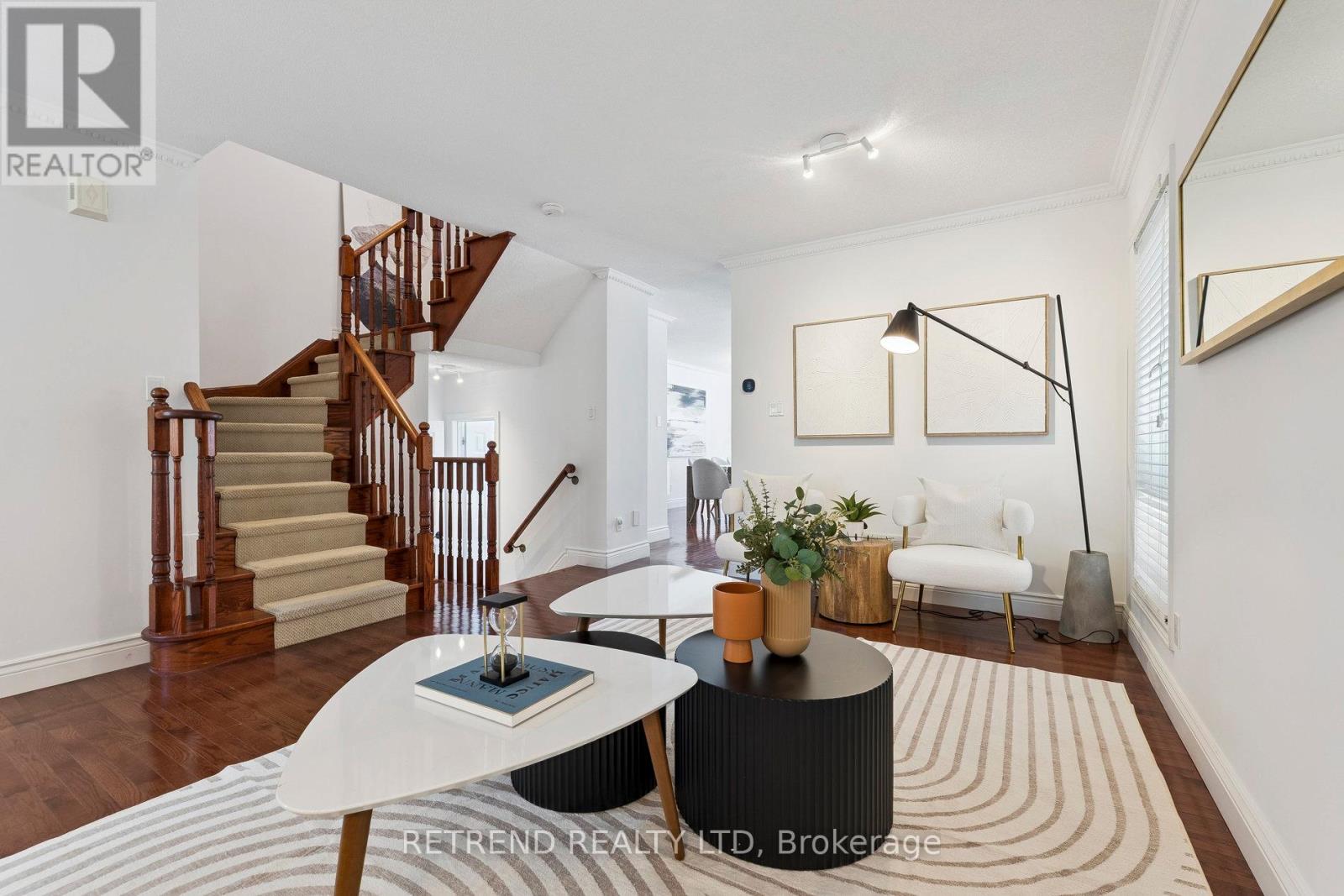 721 Swan Place, Pickering, Ontario  L1X 2V7 - Photo 3 - E12526208