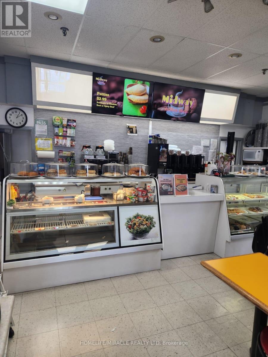 G11 - 2340 Dundas Street W, Toronto, Ontario M6P 4A9 - Photo 11 - W12525256