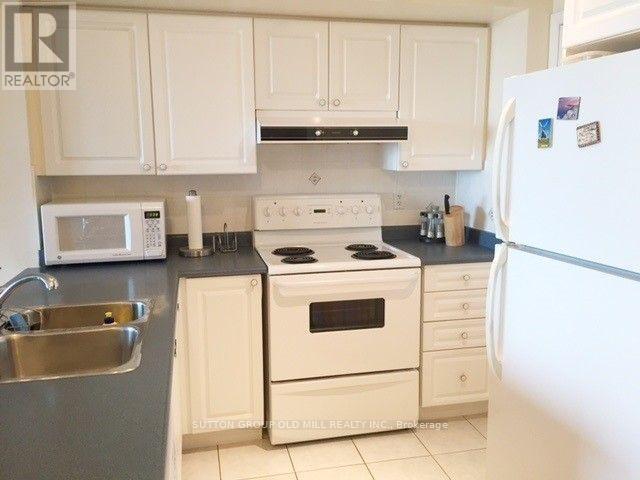 1504 - 1 Elm Drive W, Mississauga, Ontario  L5B 4M1 - Photo 4 - W12526206