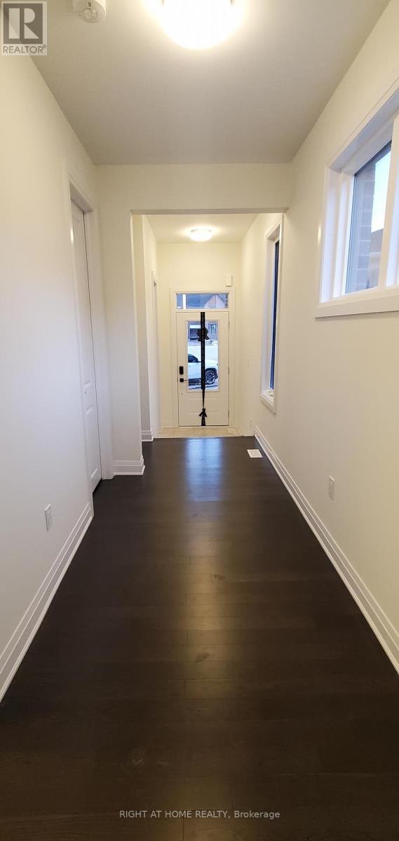 18 Kings Hill Drive, Brampton, Ontario  L7A 0B8 - Photo 2 - W12526212