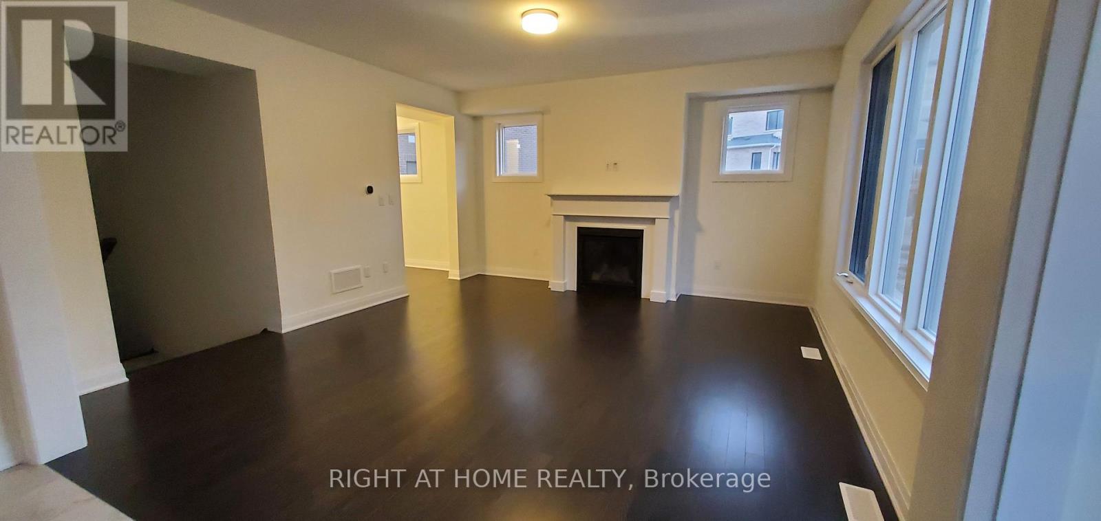 18 Kings Hill Drive, Brampton, Ontario  L7A 0B8 - Photo 7 - W12526212