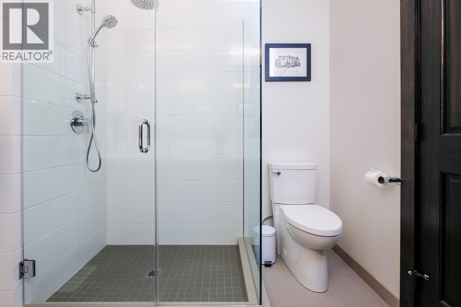 2001 Crest Road Unit# B, Rossland, British Columbia  V0G 1Y0 - Photo 32 - 10366877