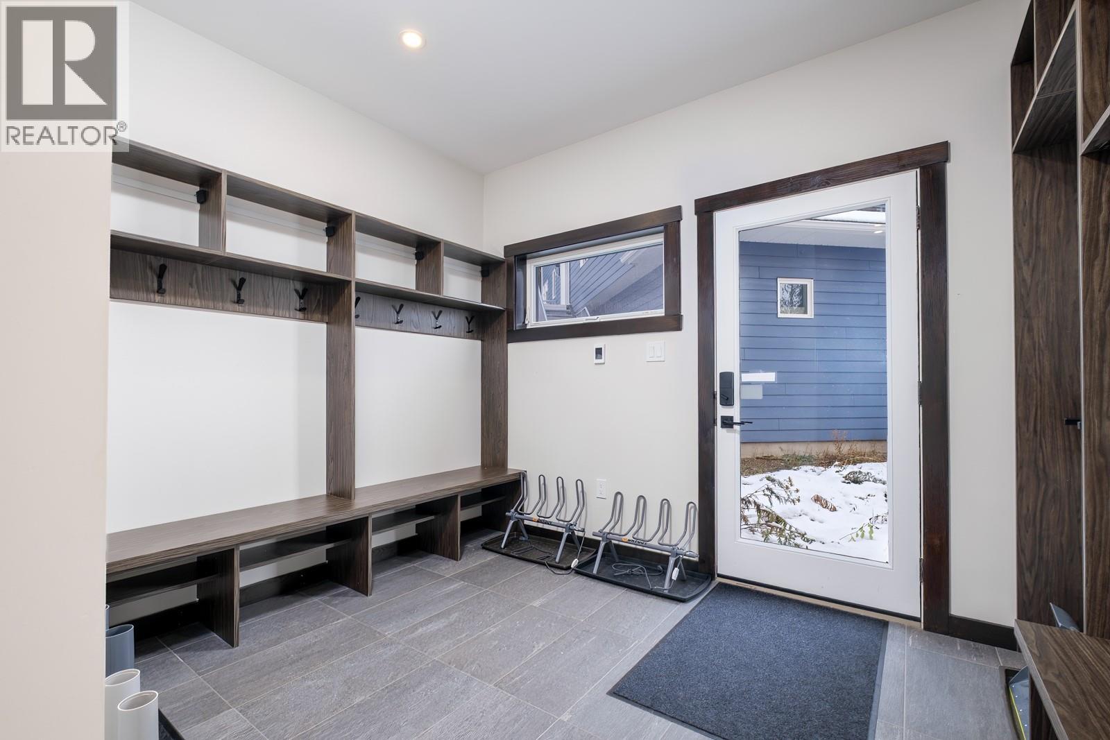 2001 Crest Road Unit# B, Rossland, British Columbia  V0G 1Y0 - Photo 47 - 10366877