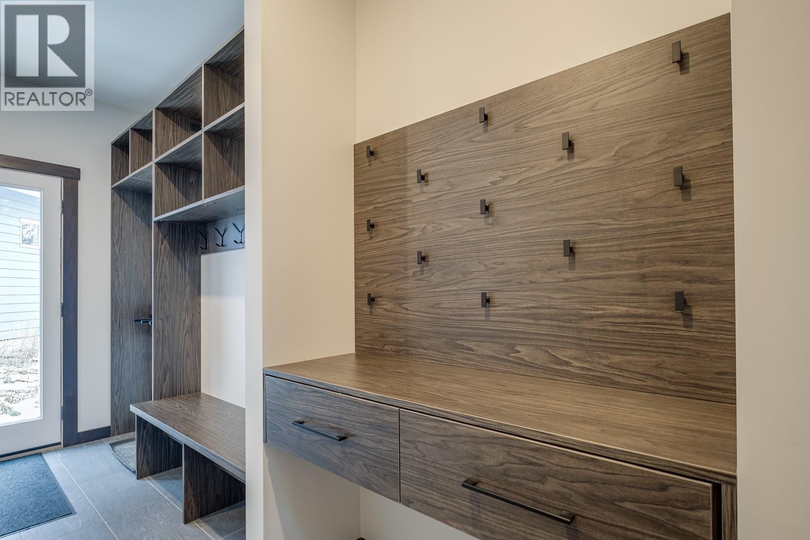 2001 Crest Road Unit# B, Rossland, British Columbia  V0G 1Y0 - Photo 49 - 10366877