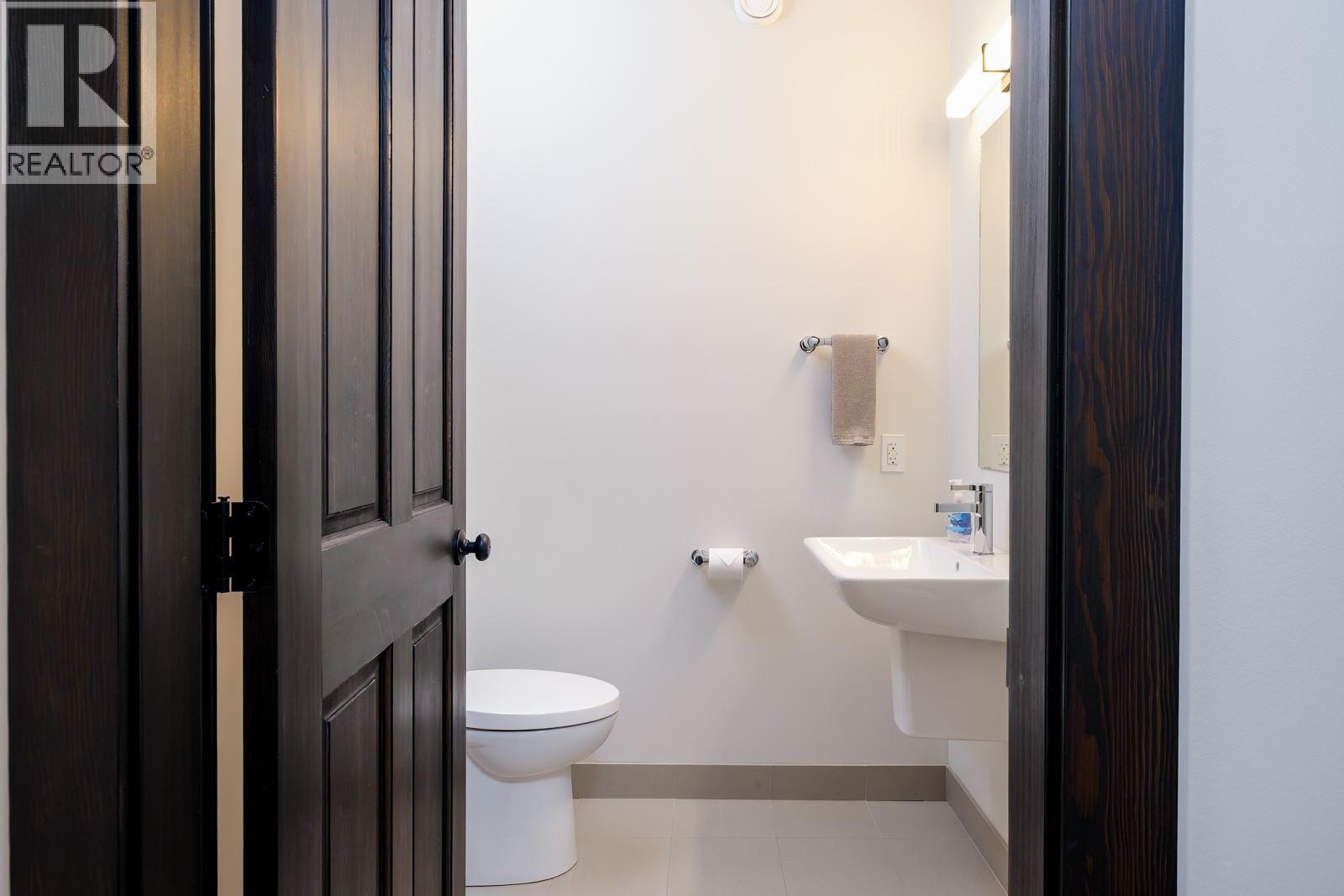 2001 Crest Road Unit# B, Rossland, British Columbia  V0G 1Y0 - Photo 55 - 10366877