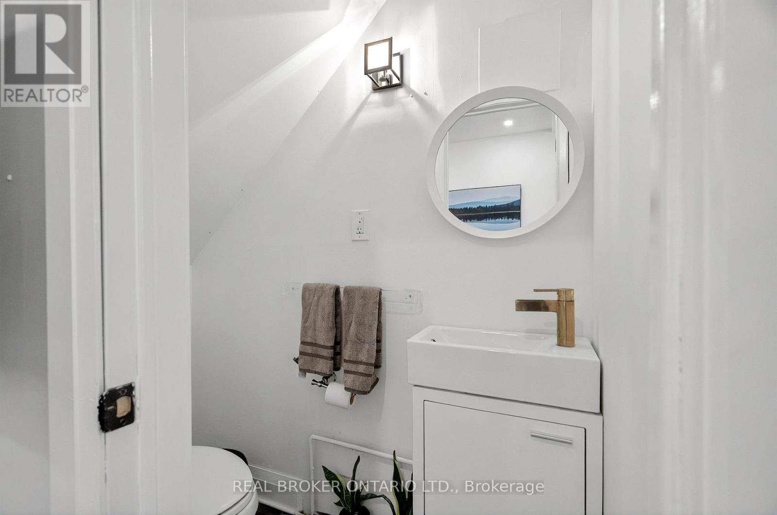 143 Parkmount Road, Toronto, Ontario  M4J 4V3 - Photo 22 - E12526238