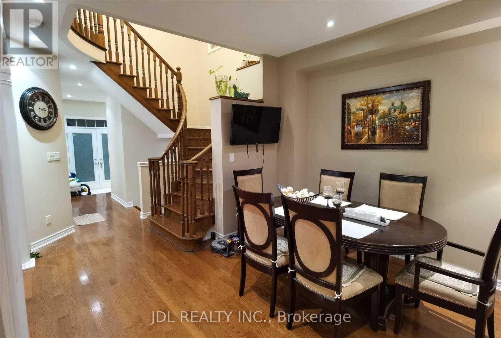 5 Pitney Avenue, Richmond Hill, Ontario  L4E 4Y6 - Photo 10 - N12526236