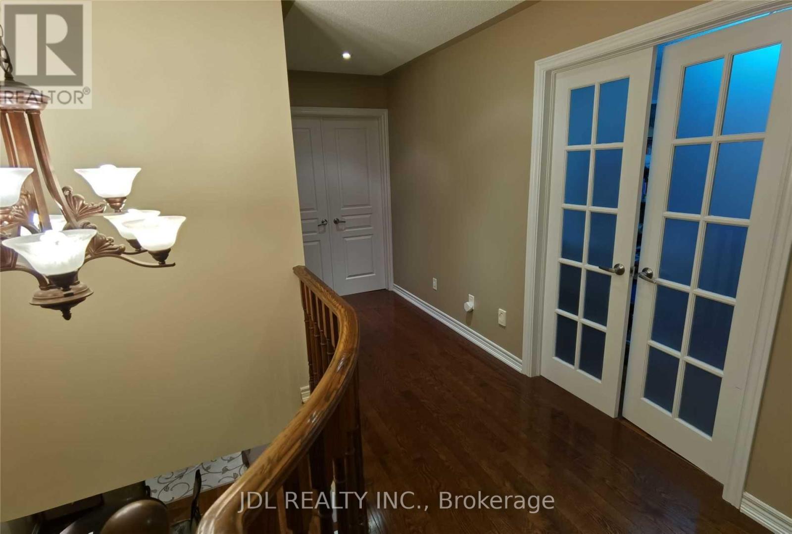 5 Pitney Avenue, Richmond Hill, Ontario  L4E 4Y6 - Photo 16 - N12526236