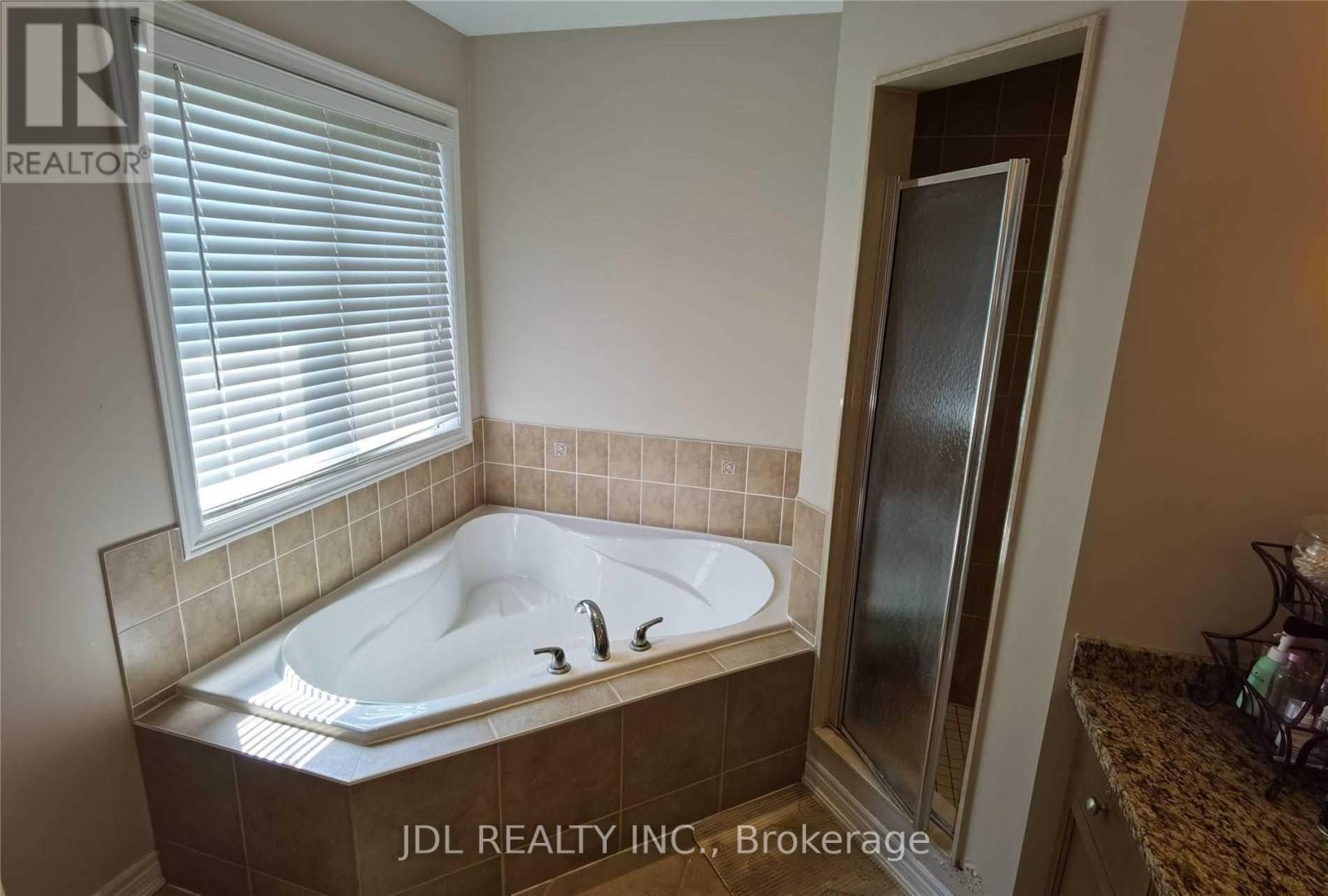 5 Pitney Avenue, Richmond Hill, Ontario  L4E 4Y6 - Photo 19 - N12526236