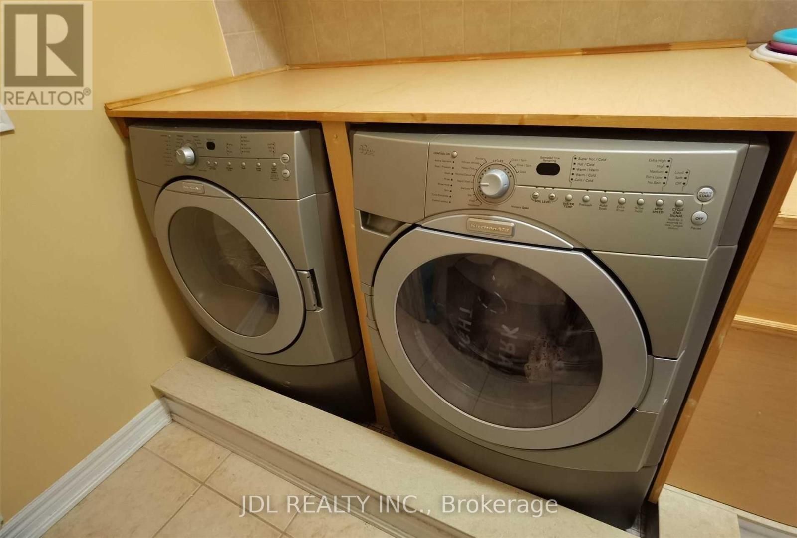 5 Pitney Avenue, Richmond Hill, Ontario  L4E 4Y6 - Photo 23 - N12526236