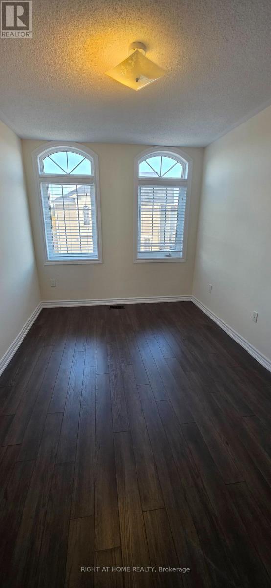 27 Shiff Cres, Brampton, Ontario  L6Z 0B4 - Photo 24 - W12526228