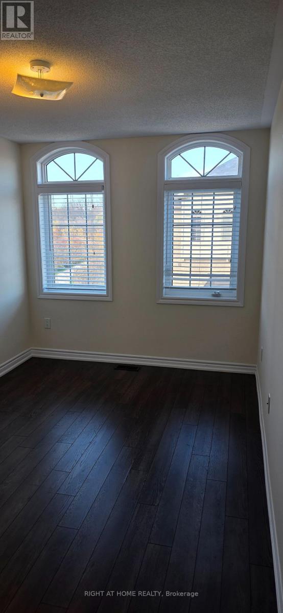 27 Shiff Cres, Brampton, Ontario  L6Z 0B4 - Photo 27 - W12526228