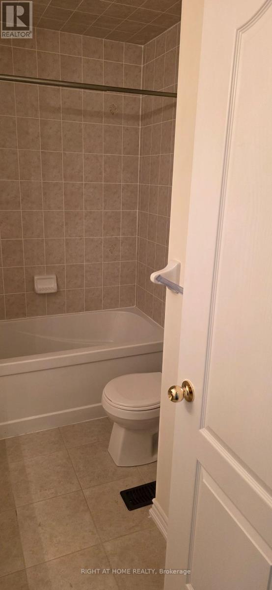 27 Shiff Cres, Brampton, Ontario  L6Z 0B4 - Photo 31 - W12526228