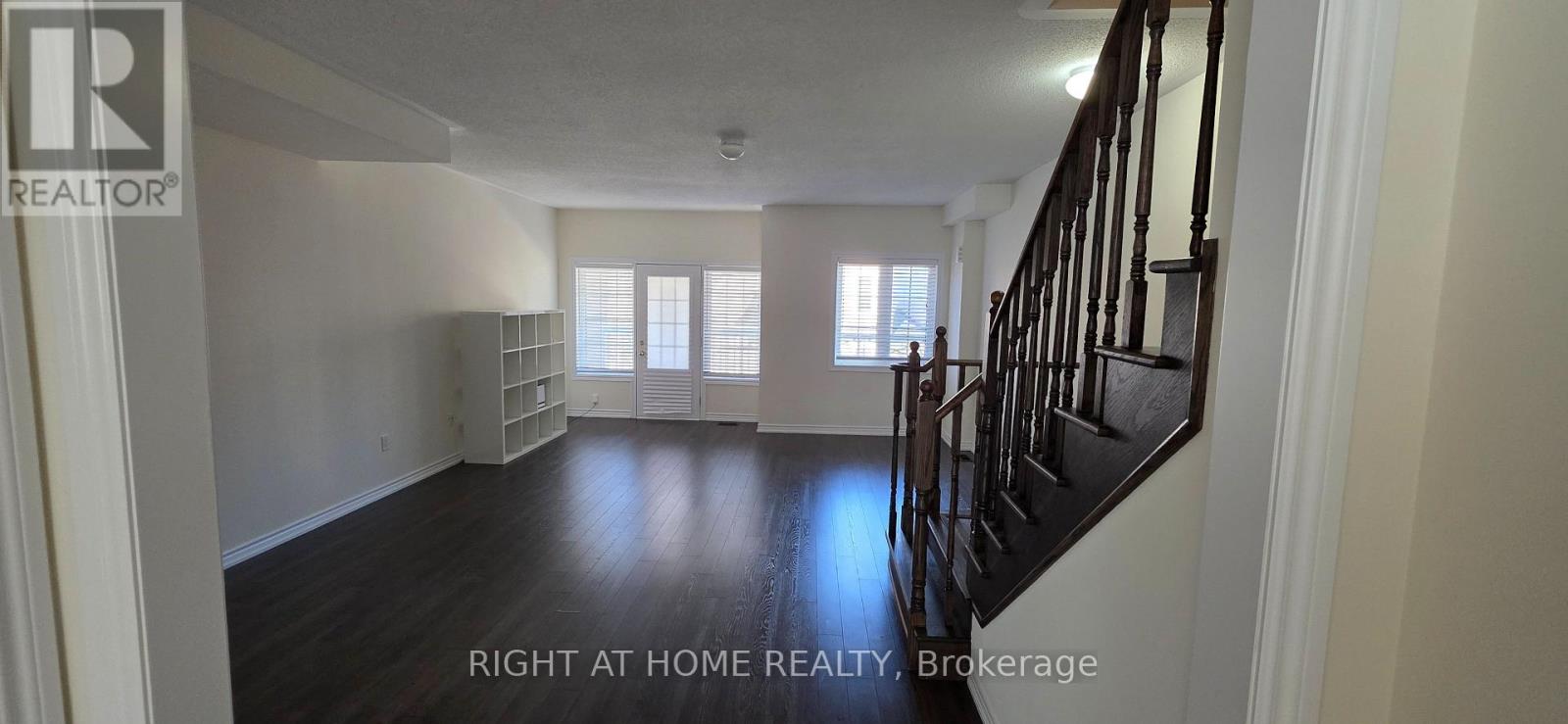 27 Shiff Cres, Brampton, Ontario  L6Z 0B4 - Photo 4 - W12526228