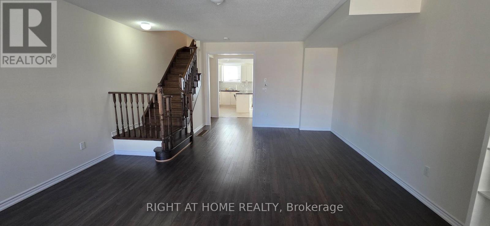 27 Shiff Cres, Brampton, Ontario  L6Z 0B4 - Photo 5 - W12526228