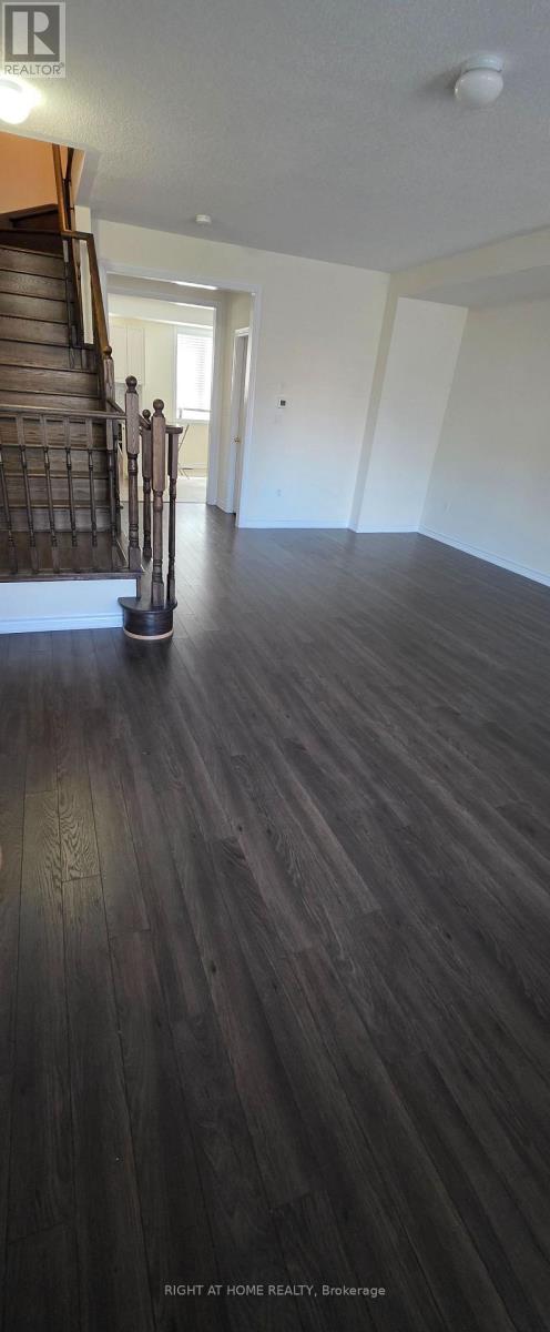 27 Shiff Cres, Brampton, Ontario  L6Z 0B4 - Photo 6 - W12526228