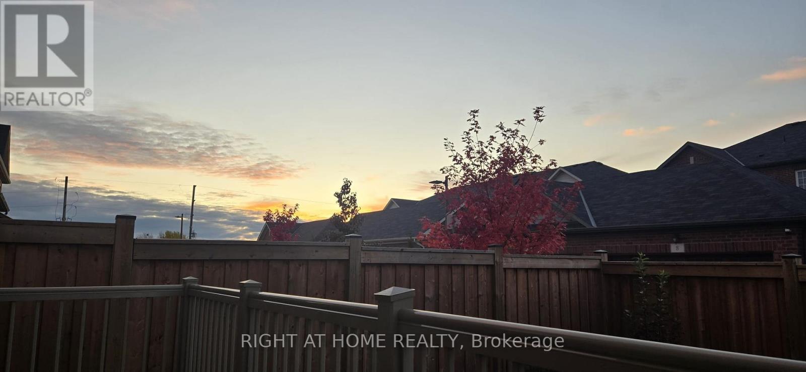 22 Valleyscape Trail, Caledon, Ontario  L7C 4H3 - Photo 10 - W12526230