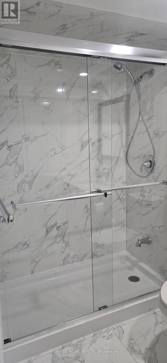 22 Valleyscape Trail, Caledon, Ontario  L7C 4H3 - Photo 6 - W12526230