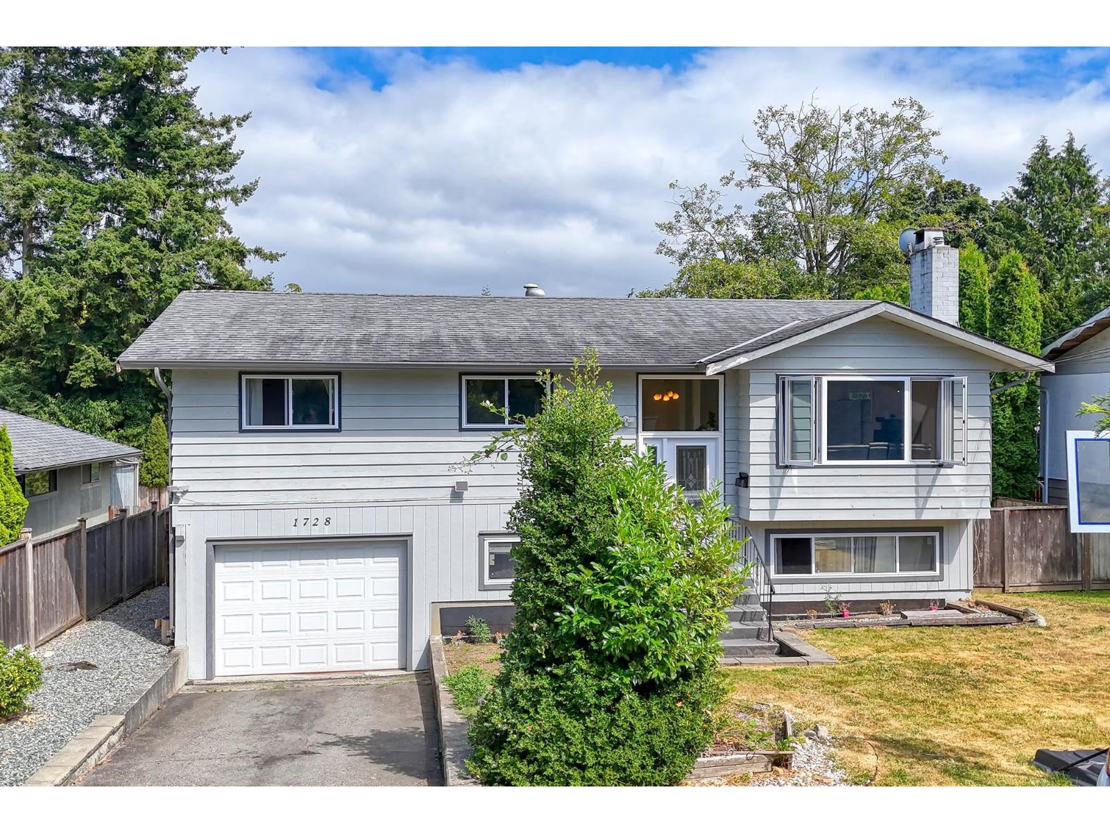 1728 156 Street, Surrey, British Columbia  V4A 4T1 - Photo 2 - R3029435