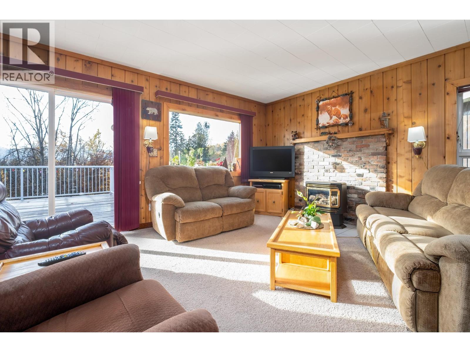 2130 Victoria Avenue, Rossland, British Columbia  V0G 1Y0 - Photo 6 - 10367439