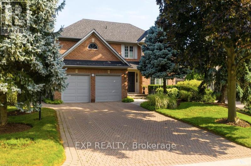 19 HONEYSUCKLE CRESCENT, Hamilton, Ontario