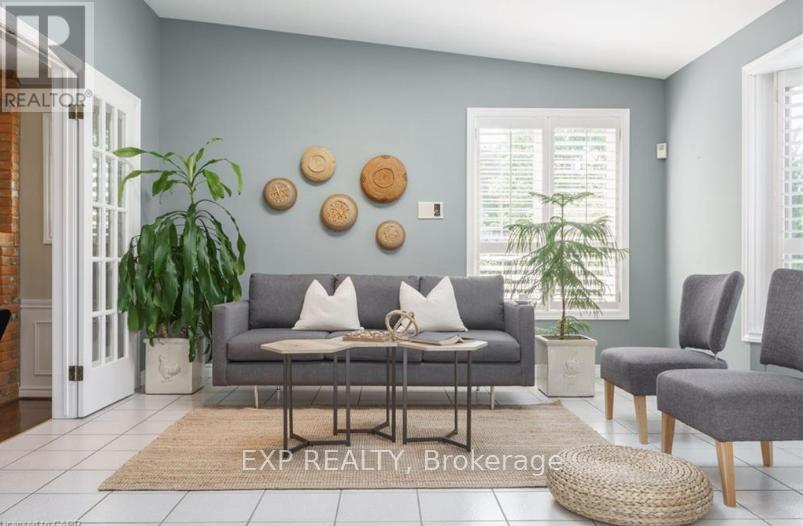 19 Honeysuckle Crescent, Hamilton, Ontario  L9K 1A9 - Photo 15 - X12526224