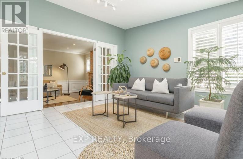 19 Honeysuckle Crescent, Hamilton, Ontario  L9K 1A9 - Photo 16 - X12526224