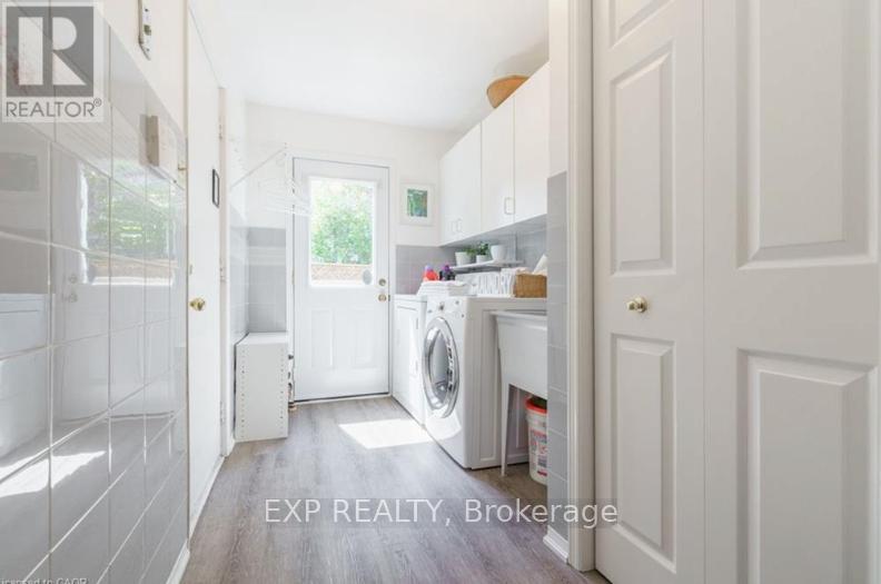 19 Honeysuckle Crescent, Hamilton, Ontario  L9K 1A9 - Photo 18 - X12526224