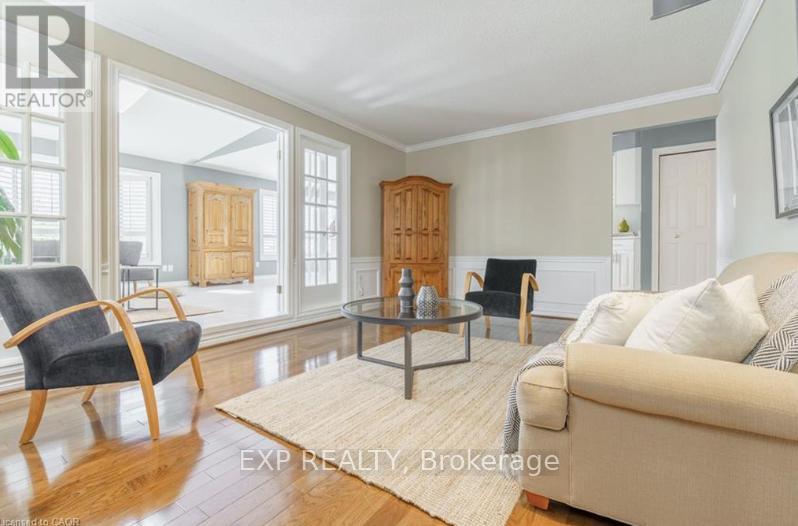 19 Honeysuckle Crescent, Hamilton, Ontario  L9K 1A9 - Photo 20 - X12526224