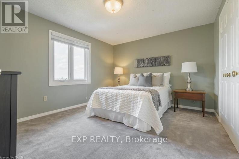 19 Honeysuckle Crescent, Hamilton, Ontario  L9K 1A9 - Photo 25 - X12526224