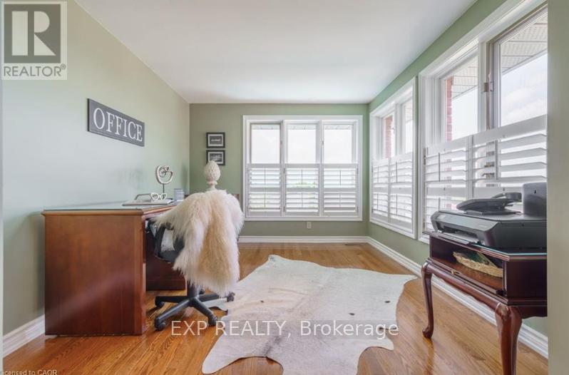 19 Honeysuckle Crescent, Hamilton, Ontario  L9K 1A9 - Photo 26 - X12526224