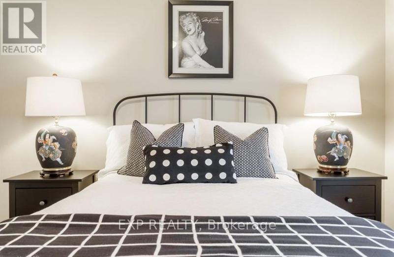 19 Honeysuckle Crescent, Hamilton, Ontario  L9K 1A9 - Photo 31 - X12526224